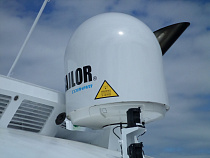Антенна морского VSAT SAILOR 900, установленная Navtelsat на морском судне